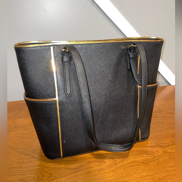 Michael Kors black and gold trimmed tote/ shoulder bag. Slightly used - Picture 2 of 7
